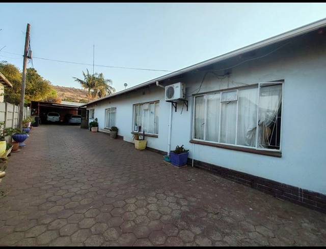 4 BEDROOM HOUSE FOR SALE IN PRETORIA GARDENS
